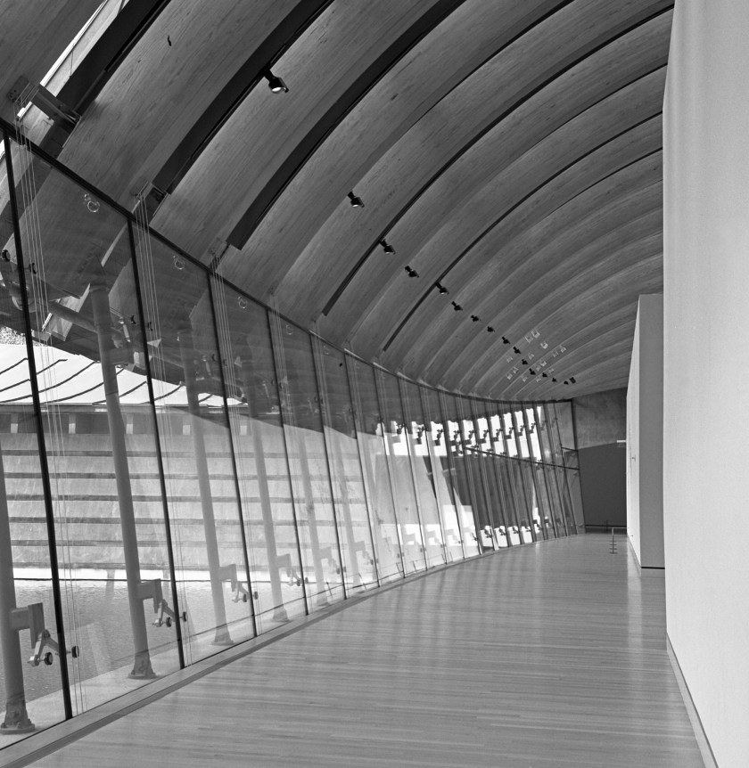 crystal-bridges-empty-gallery